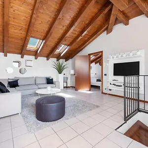 Casacamelia 35, 3 Bdrm With View Lake Como Acquaseria